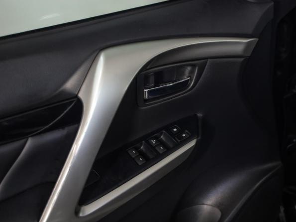 Mitsubishi Pajero Sport III с пробегом 2018 года, цена 2 699 000 рублей, 181918 км, внедорожник, Автокод Объявления