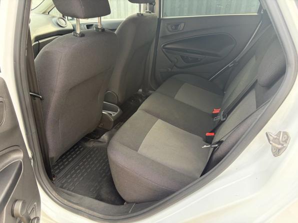 Ford Fiesta Mk6 Рестайлинг с пробегом 2015 года, цена 675 000 рублей, 135100 км, седан, Автокод Объявления