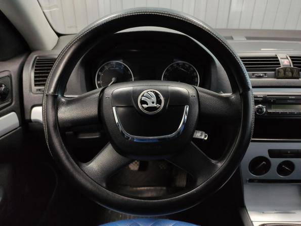 Skoda Octavia II (A5) Рестайлинг с пробегом 2008 года, цена 415 000 рублей, 241296 км, лифтбек, Автокод Объявления