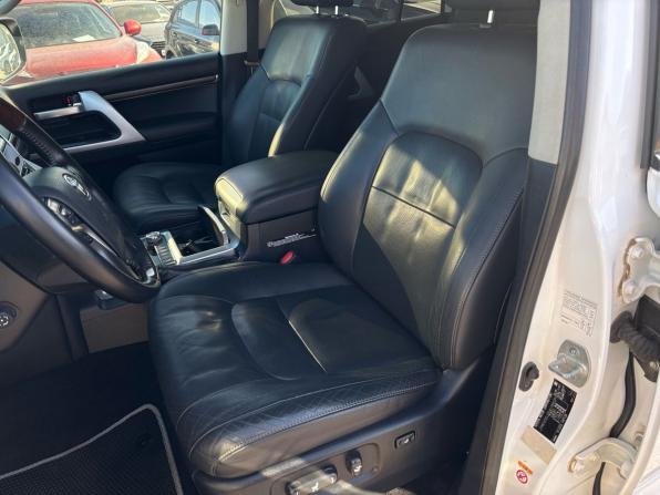 Toyota Land Cruiser 200 Series Рестайлинг 2 с пробегом 2016 года, цена 5 650 000 рублей, 172000 км, внедорожник, Автокод Объявления