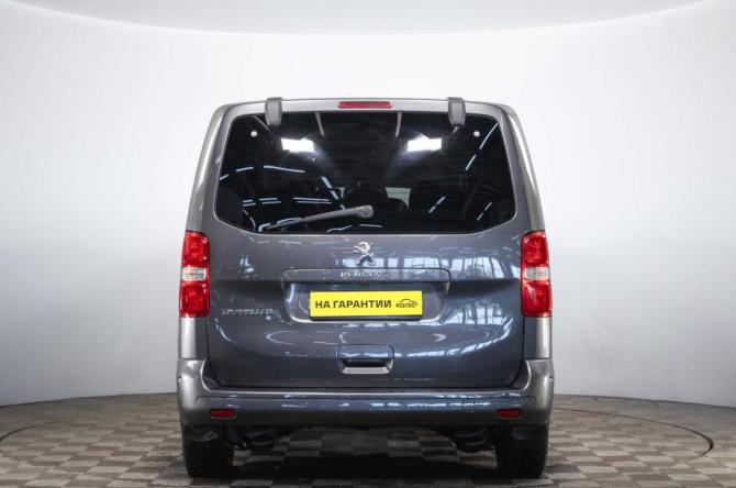 Peugeot Traveller I с пробегом 2017 года, цена 2 089 000 рублей, 250365 км, минивэн, Автокод Объявления