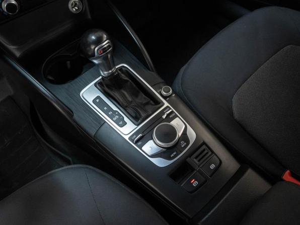 Audi A3 III (8V) Рестайлинг с пробегом 2017 года, цена 1 348 000 рублей, 210934 км, седан, Автокод Объявления