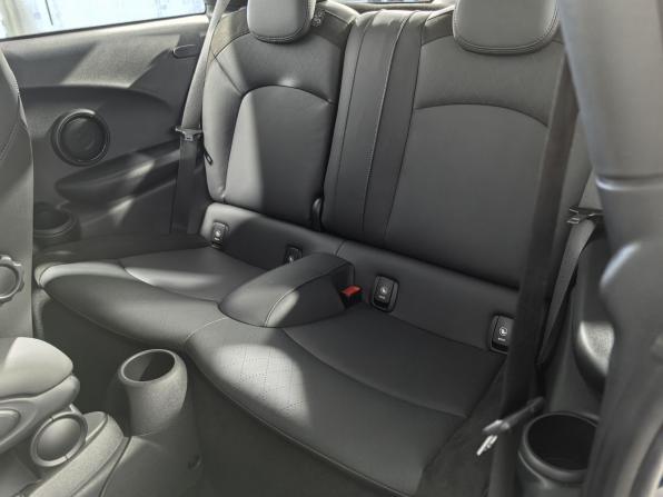 Mini Hatch III (F55/F56) Рестайлинг 2 с пробегом 2021 года, цена 3 199 700 рублей, 15841 км, хэтчбек, Автокод Объявления