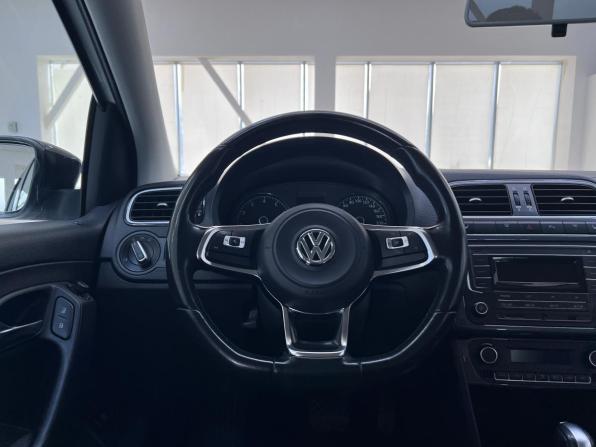 Volkswagen Polo V Рестайлинг с пробегом 2020 года, цена 1 549 000 рублей, 72745 км, седан, Автокод Объявления