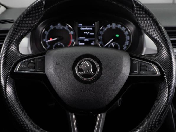 Skoda Rapid I Рестайлинг с пробегом 2019 года, цена 1 520 000 рублей, 108596 км, лифтбек, Автокод Объявления