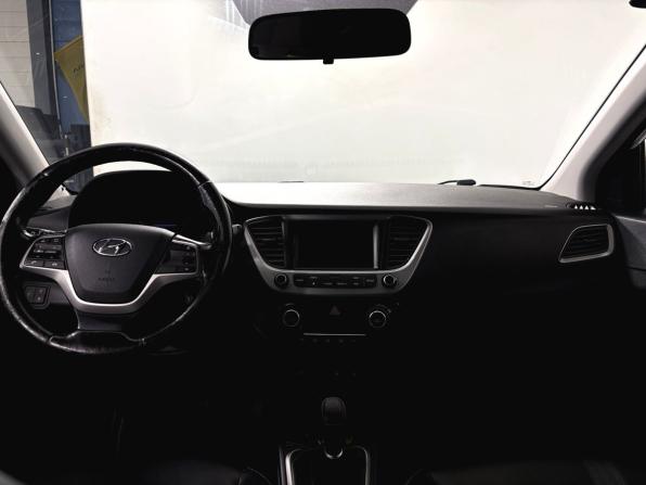 Hyundai Solaris II с пробегом 2017 года, цена 850 000 рублей, 142001 км, седан, Автокод Объявления