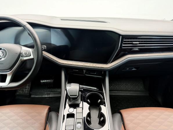 Volkswagen Touareg III с пробегом 2020 года, цена 4 950 000 рублей, 220236 км, внедорожник, Автокод Объявления