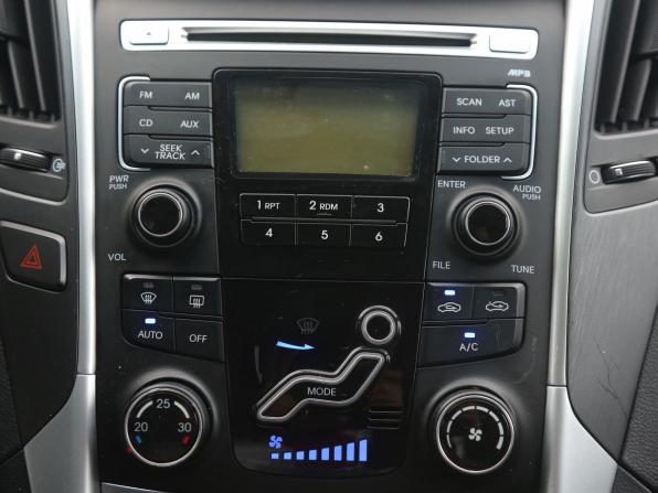 Hyundai Sonata VI (YF) с пробегом 2012 года, цена 795 000 рублей, 242400 км, седан, Автокод Объявления