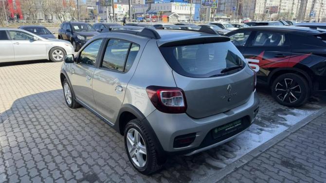 Renault Sandero II с пробегом 2015 года, цена 935 000 рублей, 99127 км, хэтчбек, Автокод Объявления