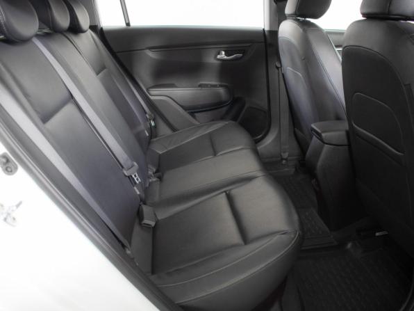 Kia Rio IV Рестайлинг с пробегом 2021 года, цена 1 845 000 рублей, 73999 км, хэтчбек, Автокод Объявления