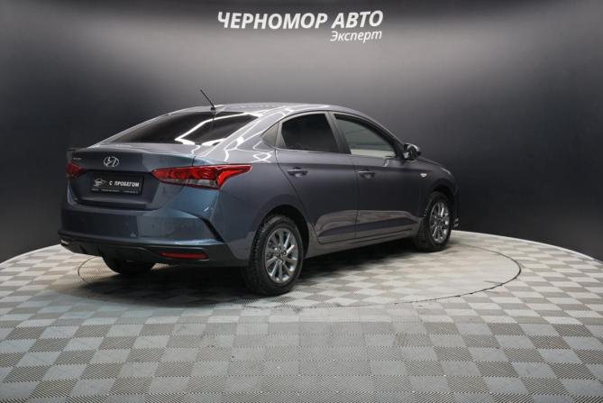 Hyundai Solaris II Рестайлинг с пробегом 2022 года, цена 1 844 000 рублей, 51800 км, седан, Автокод Объявления