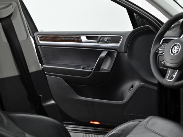 Volkswagen Touareg II с пробегом 2012 года, цена 1 999 000 рублей, 145000 км, внедорожник, Автокод Объявления