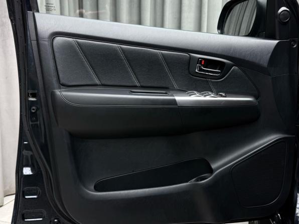 Toyota Hilux VII Рестайлинг с пробегом 2014 года, цена 2 399 000 рублей, 187205 км, пикап, Автокод Объявления