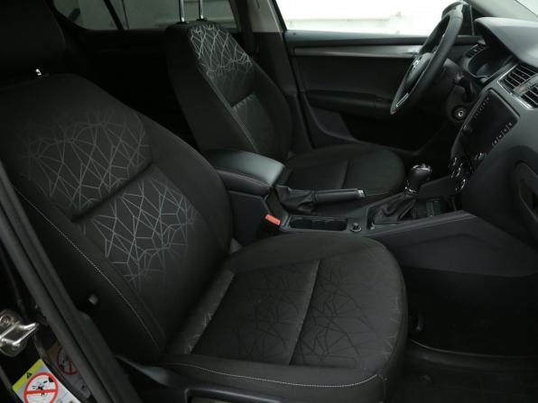 Skoda Octavia III (A7) Рестайлинг с пробегом 2019 года, цена 1 515 000 рублей, 213500 км, лифтбек, Автокод Объявления