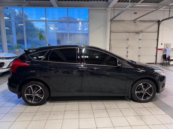 Ford Focus III с пробегом 2015 года, цена 860 000 рублей, 154818 км, хэтчбек, Автокод Объявления