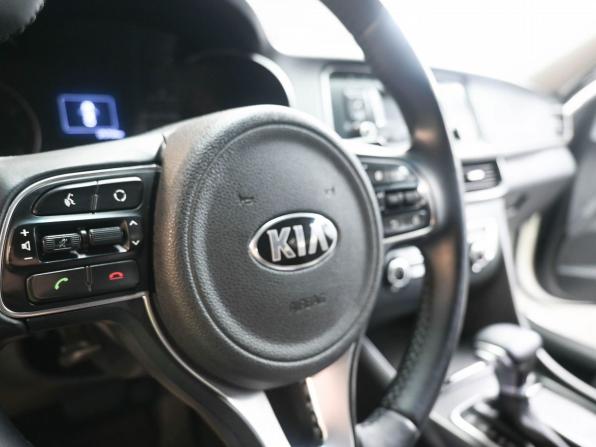 Kia Optima IV с пробегом 2017 года, цена 1 589 900 рублей, 171600 км, седан, Автокод Объявления