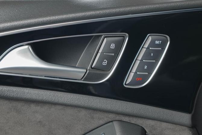 Audi A6 IV (C7) Рестайлинг с пробегом 2015 года, цена 2 449 000 рублей, 129896 км, седан, Автокод Объявления