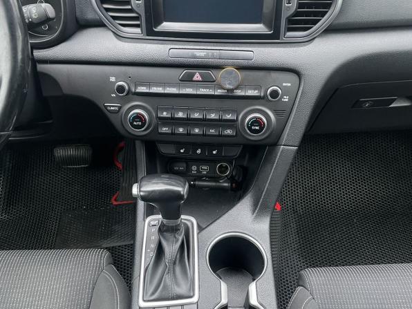 Kia Sportage IV Рестайлинг с пробегом 2018 года, цена 1 850 000 рублей, 158072 км, внедорожник, Автокод Объявления