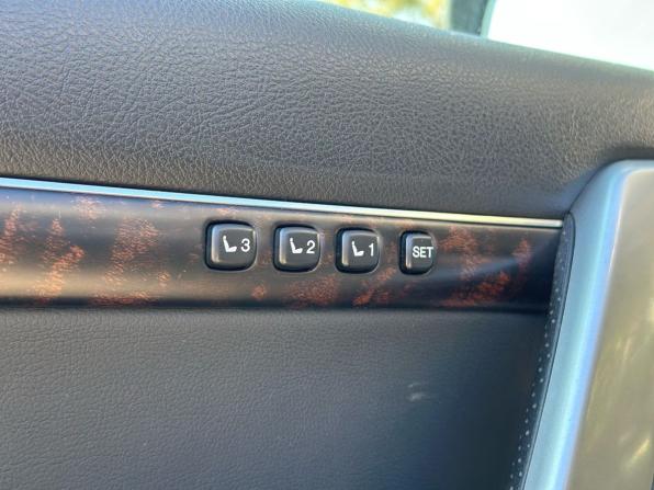 Toyota Land Cruiser 200 Series Рестайлинг 1 с пробегом 2013 года, цена 4 670 000 рублей, 94485 км, внедорожник, Автокод Объявления