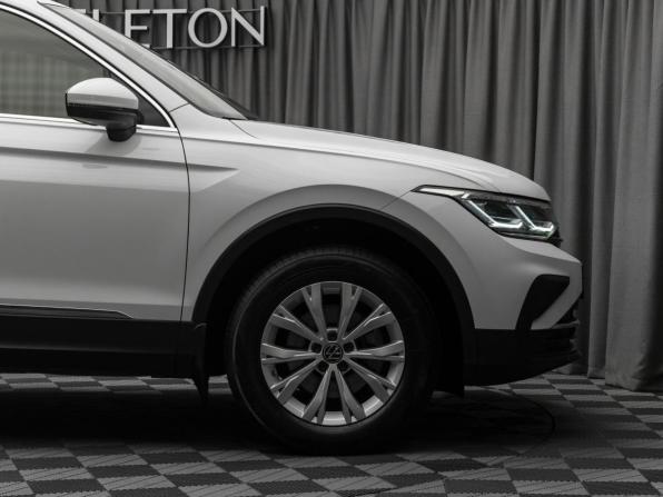Volkswagen Tiguan II Рестайлинг с пробегом 2021 года, цена 3 550 000 рублей, 37816 км, внедорожник, Автокод Объявления