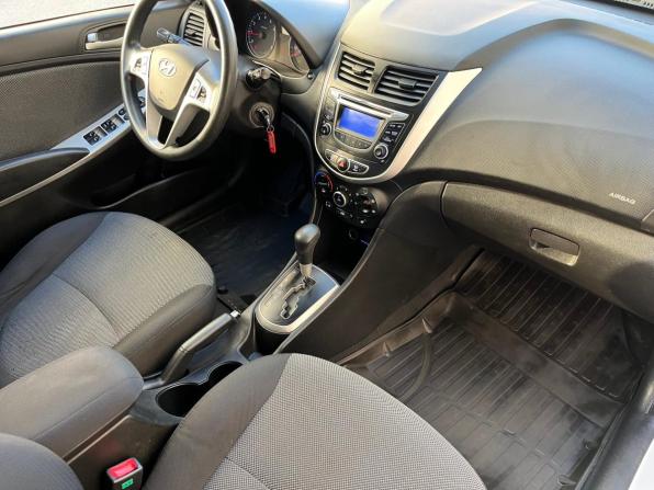 Hyundai Solaris I с пробегом 2013 года, цена 799 000 рублей, 142236 км, хэтчбек, Автокод Объявления