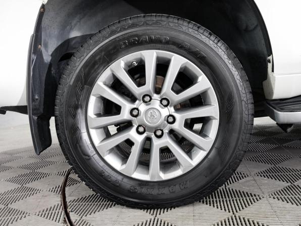 Toyota Land Cruiser Prado 150 Series Рестайлинг 2 с пробегом 2017 года, цена 4 493 000 рублей, 272885 км, внедорожник, Автокод Объявления