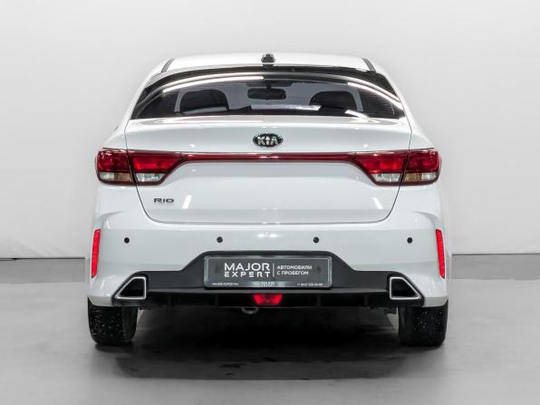 Kia Rio IV Рестайлинг с пробегом 2021 года, цена 1 725 000 рублей, 35989 км, седан, Автокод Объявления