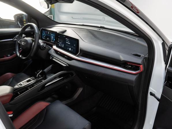 Geely Coolray I Рестайлинг с пробегом 2024 года, цена 2 200 000 рублей, 12823 км, внедорожник, Автокод Объявления