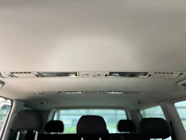 Volkswagen Caravelle T5 Рестайлинг с пробегом 2012 года, цена 1 769 900 рублей, 230000 км, минивэн, Автокод Объявления