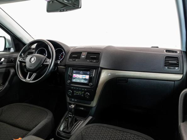 Skoda Yeti I Рестайлинг с пробегом 2015 года, цена 1 499 000 рублей, 53527 км, внедорожник, Автокод Объявления