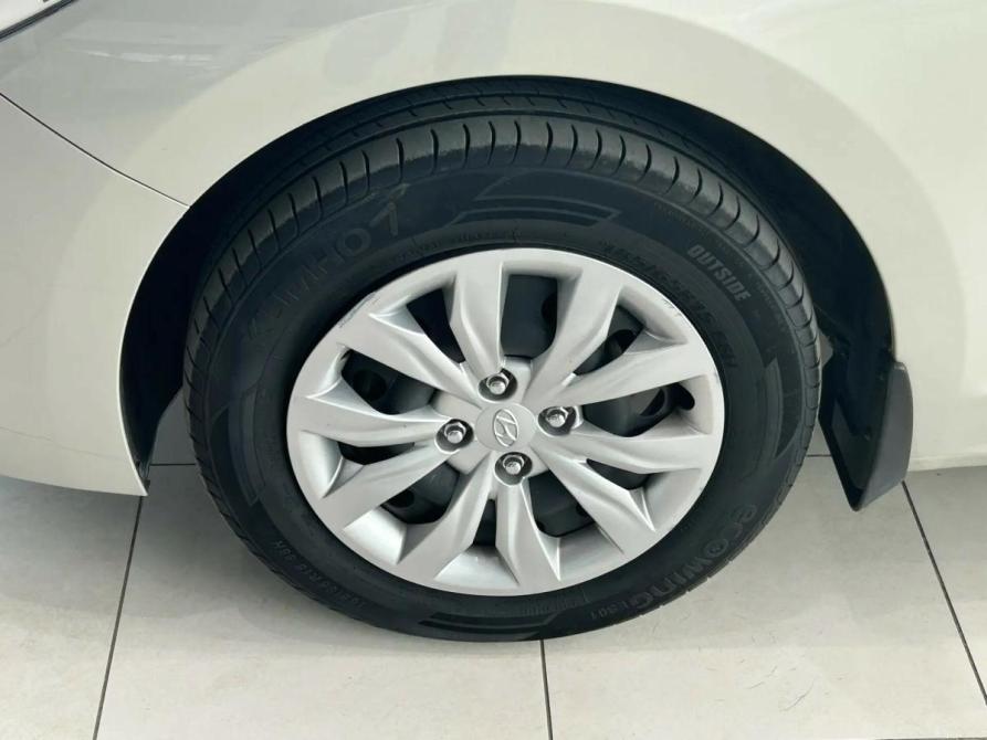 Hyundai Solaris II Екатеринбург  - изображение 11