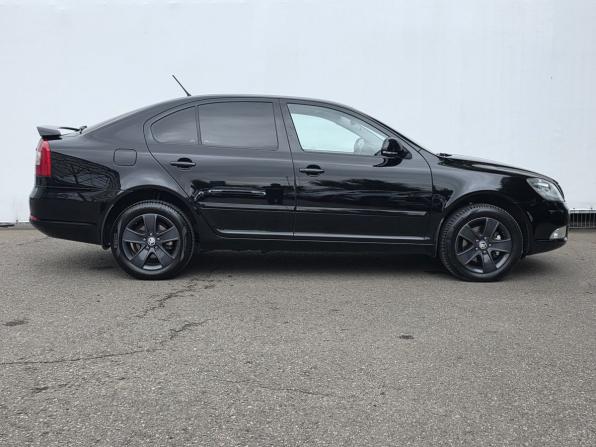 Skoda Octavia II (A5) Рестайлинг с пробегом 2013 года, цена 830 000 рублей, 176512 км, лифтбек, Автокод Объявления