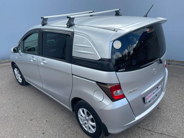 Honda Freed I Рестайлинг с пробегом 2012 года, цена 1 155 000 рублей, 204293 км, компактвэн, Автокод Объявления
