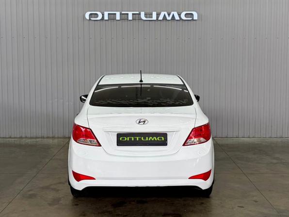 Hyundai Solaris I Рестайлинг с пробегом 2015 года, цена 1 047 000 рублей, 149000 км, седан, Автокод Объявления