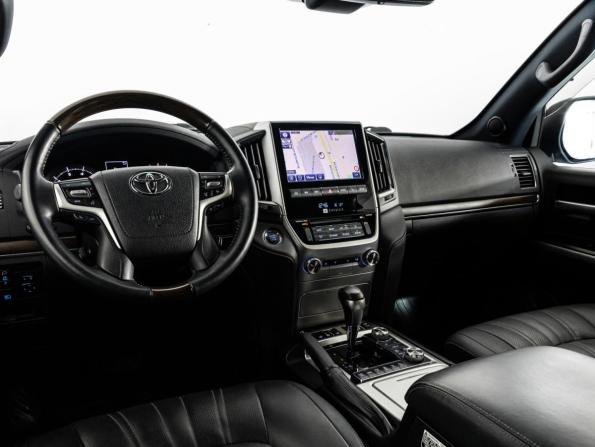 Toyota Land Cruiser 200 Series Рестайлинг 2 с пробегом 2020 года, цена 10 700 000 рублей, 60873 км, внедорожник, Автокод Объявления