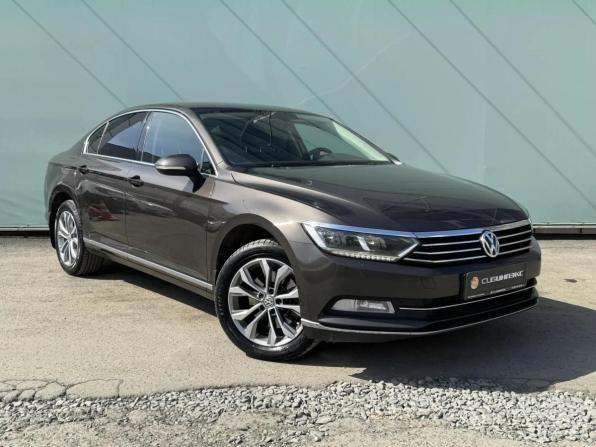 Volkswagen Passat B8 с пробегом 2017 года, цена 1 989 000 рублей, 159555 км, седан, Автокод Объявления