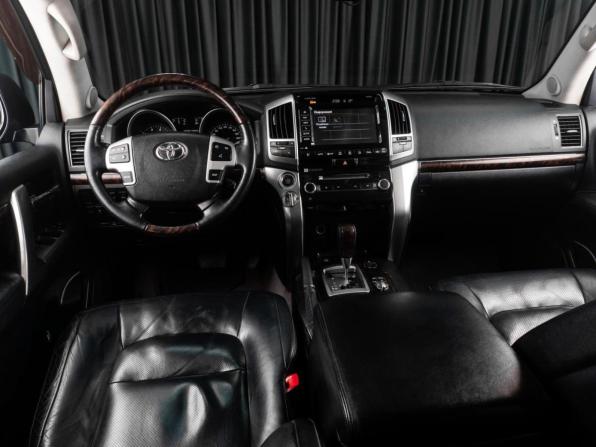 Toyota Land Cruiser 200 Series Рестайлинг 1 с пробегом 2013 года, цена 4 569 000 рублей, 207320 км, внедорожник, Автокод Объявления