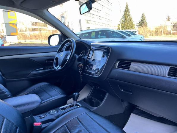 Mitsubishi Outlander III Рестайлинг 2 с пробегом 2015 года, цена 1 620 000 рублей, 167465 км, внедорожник, Автокод Объявления