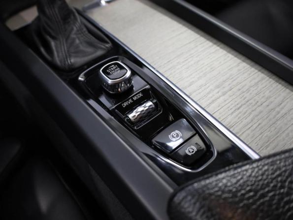 Volvo XC60 II с пробегом 2020 года, цена 3 479 000 рублей, 164738 км, внедорожник, Автокод Объявления