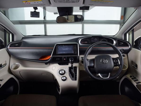 Toyota Sienta II с пробегом 2015 года, цена 1 365 995 рублей, 105294 км, компактвэн, Автокод Объявления
