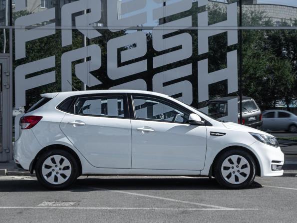 Kia Rio III Рестайлинг с пробегом 2015 года, цена 1 180 000 рублей, 94244 км, хэтчбек, Автокод Объявления