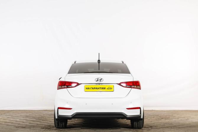Hyundai Solaris II с пробегом 2017 года, цена 1 559 000 рублей, 80400 км, седан, Автокод Объявления
