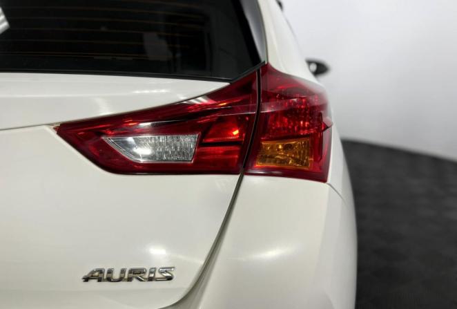 Toyota Auris II с пробегом 2013 года, цена 990 000 рублей, 236949 км, хэтчбек, Автокод Объявления