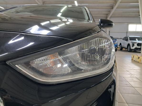 Hyundai Solaris II с пробегом 2017 года, цена 900 000 рублей, 239885 км, седан, Автокод Объявления