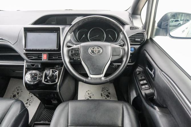 Toyota Esquire I с пробегом 2014 года, цена 1 849 000 рублей, 222000 км, минивэн, Автокод Объявления