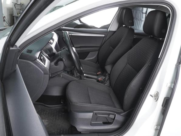 Skoda Octavia III (A7) Рестайлинг с пробегом 2018 года, цена 1 620 000 рублей, 110679 км, лифтбек, Автокод Объявления