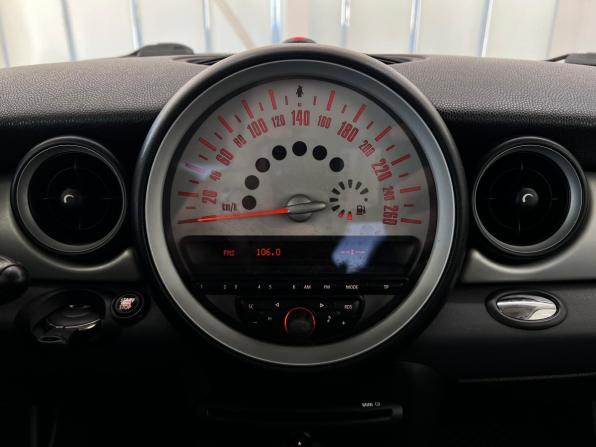 Mini Hatch II (R56) Рестайлинг с пробегом 2011 года, цена 890 000 рублей, 168500 км, хэтчбек, Автокод Объявления