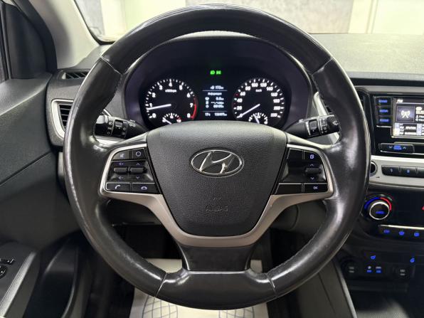 Hyundai Solaris II с пробегом 2018 года, цена 1 399 000 рублей, 138497 км, седан, Автокод Объявления