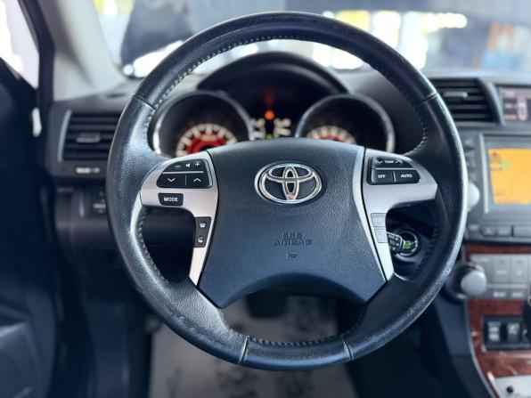 Toyota Highlander II (XU40) Рестайлинг с пробегом 2012 года, цена 2 140 000 рублей, 107709 км, внедорожник, Автокод Объявления
