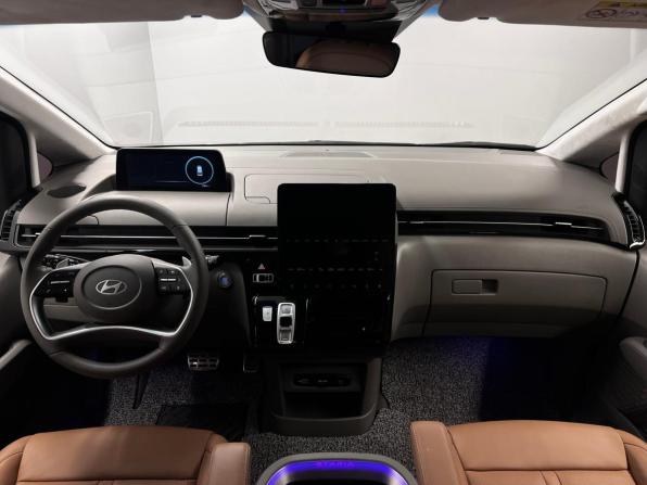 Hyundai Staria I с пробегом 2025 года, цена 6 149 000 рублей, 17571 км, минивэн, Автокод Объявления
